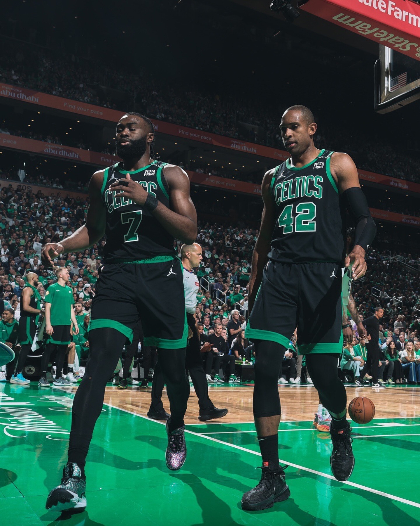 美国男篮完胜凯尔特人，欧文打破历史纪录