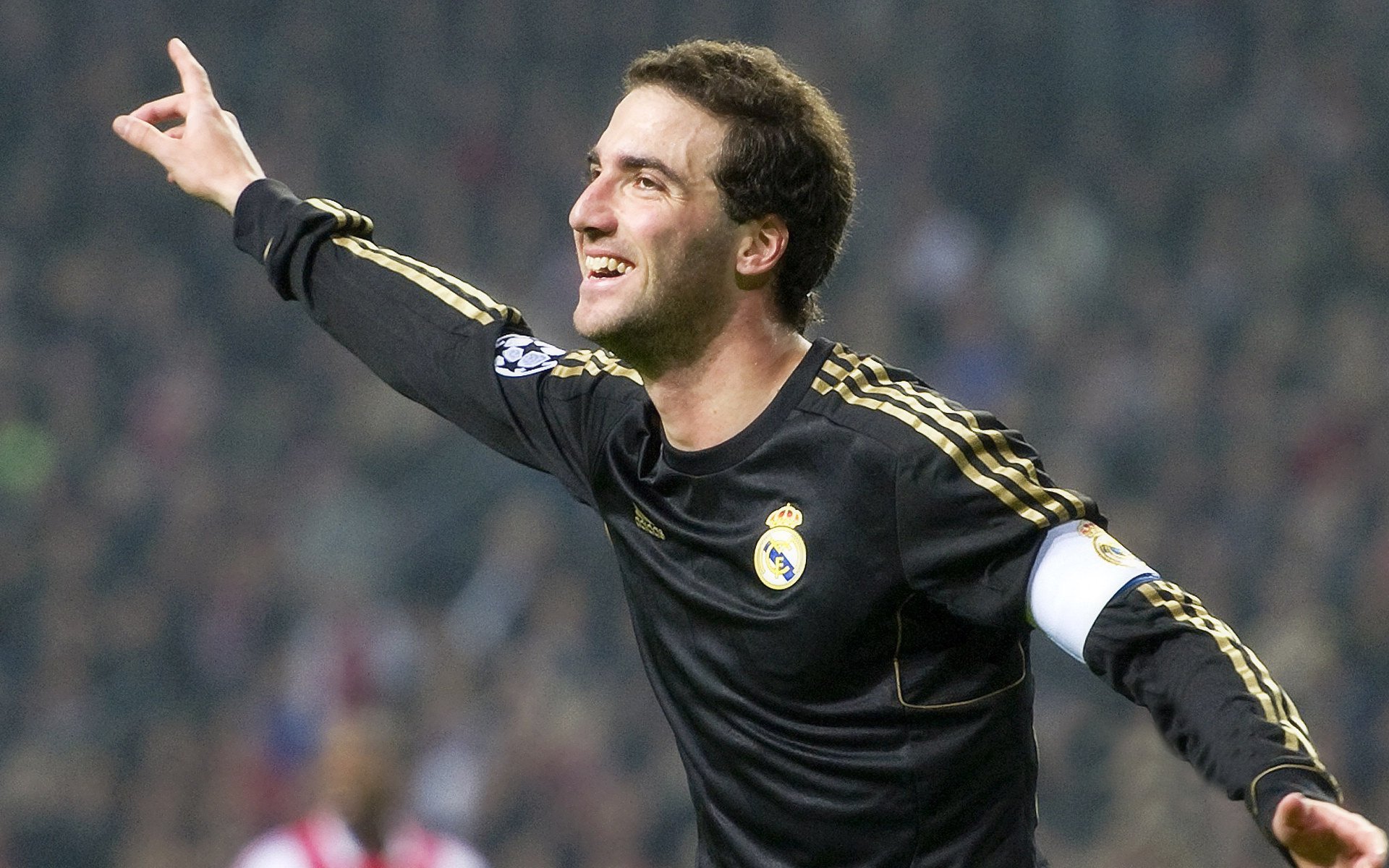 若日尼奥连续得分拉开差距，安哥拉爆冷击败拜仁？