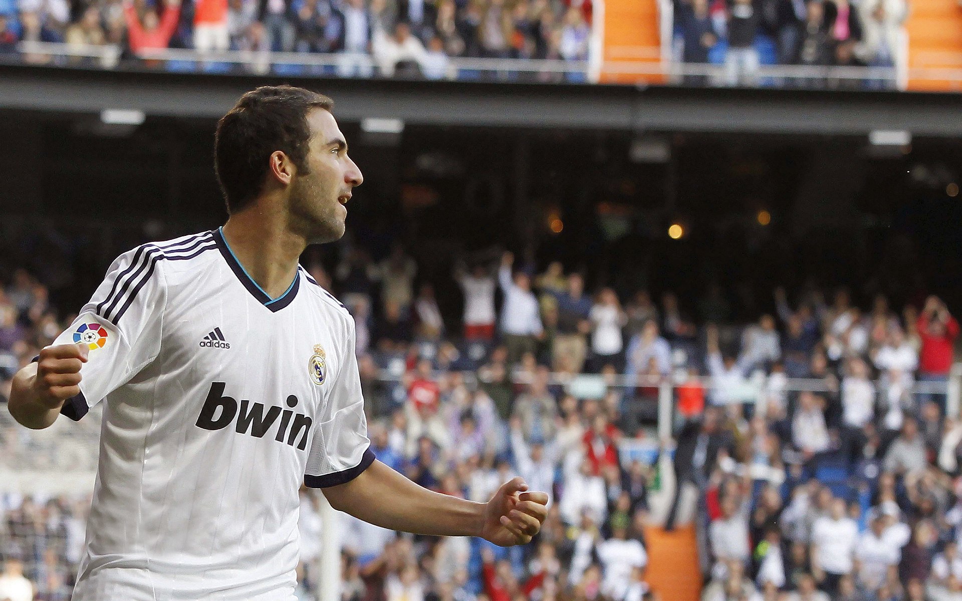 佛罗伦萨狂胜奥地利,拉亚防守端锁死对手,铸就经典胜利